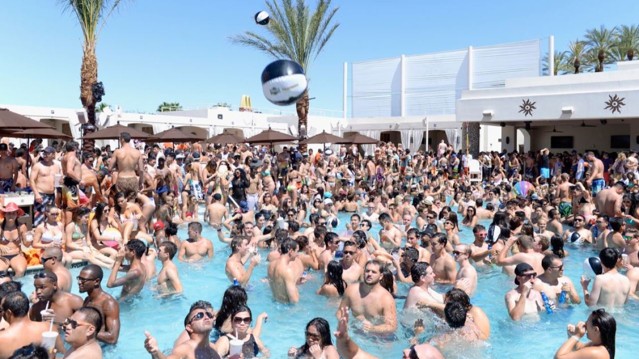 Enjoy the Vegas Heat with Vegas Pool Parties